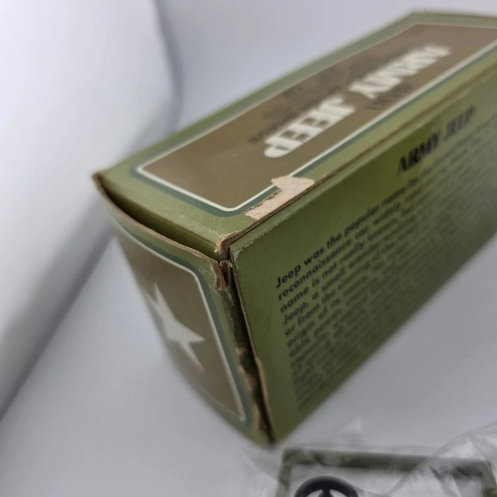 Avon Army Jeep Spicy After‎ Shave Vintage Collectible with Box
